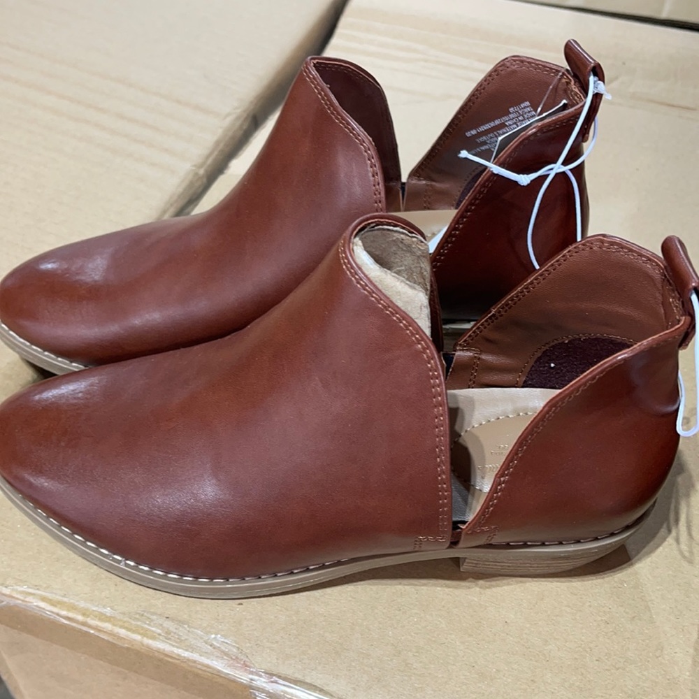 Brand new women’s boots